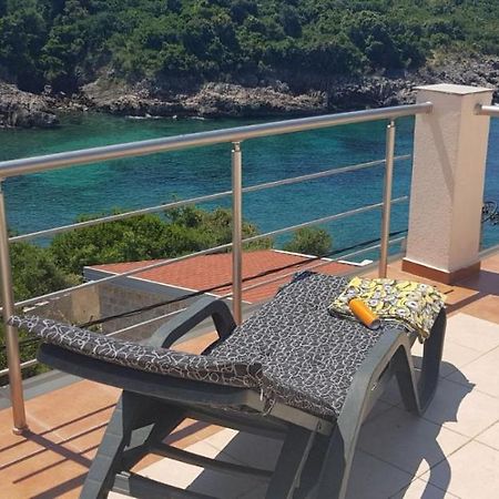 Villa Persik Утеха Екстериор снимка