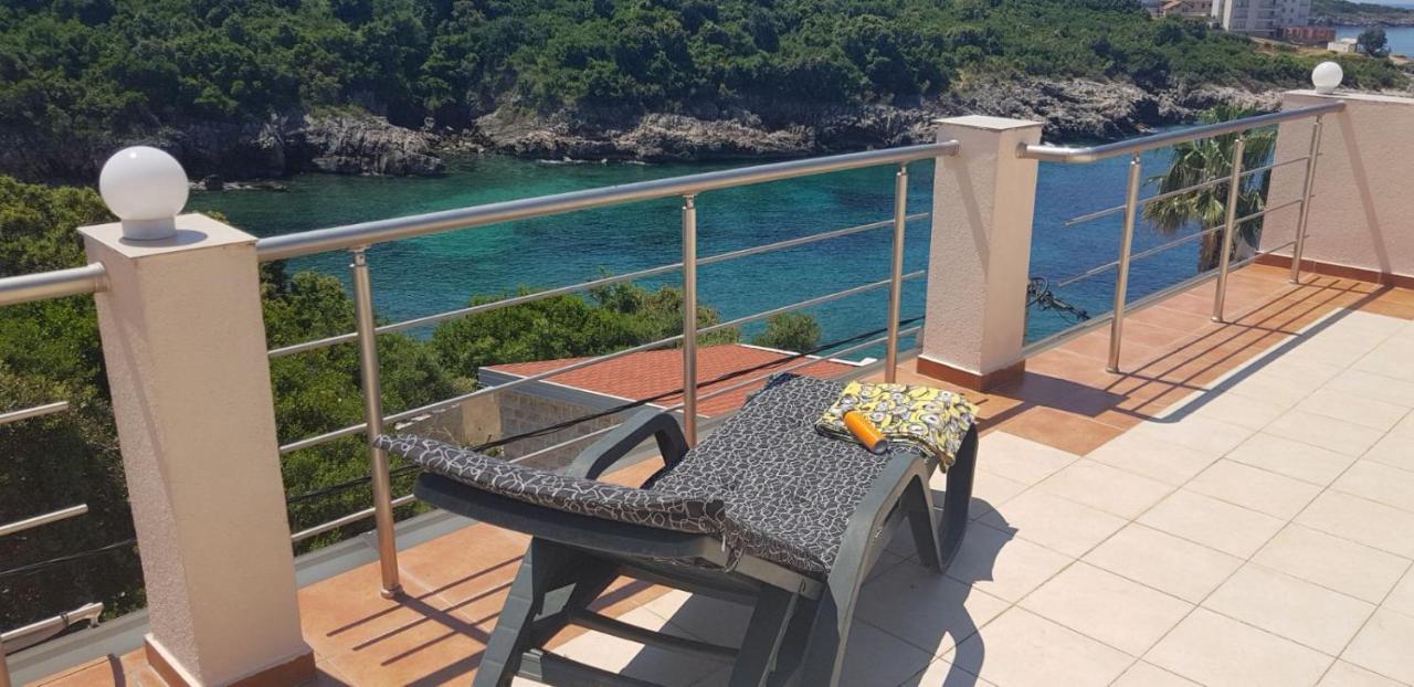 Villa Persik Утеха Екстериор снимка