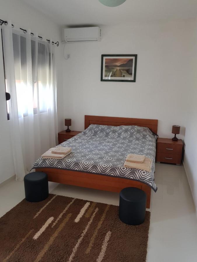 Villa Persik Утеха Екстериор снимка