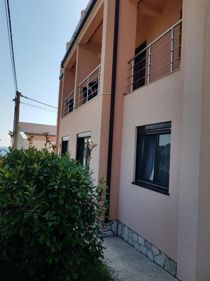 Villa Persik Утеха Екстериор снимка
