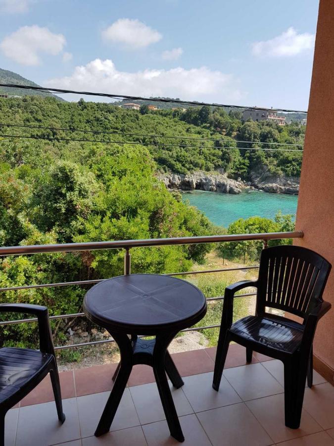 Villa Persik Утеха Екстериор снимка