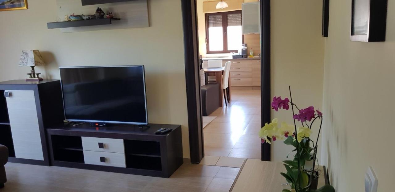 Villa Persik Утеха Екстериор снимка